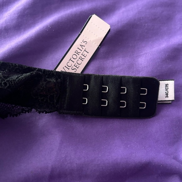 Victoria's Secret: Dream Angels Push-Up Bra, Color: Black & White, Size: 34C - Picture 5 of 6